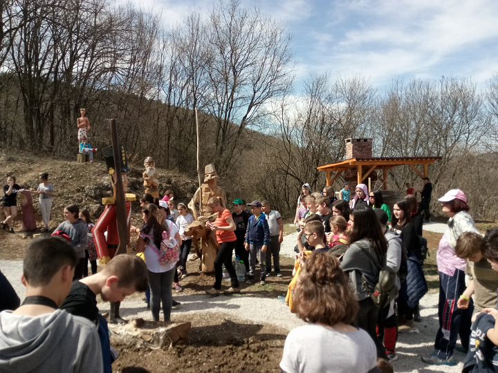 Доброволци събраха 30 чувала с отпадъци на Ксилифор