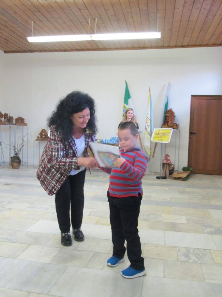 Над хиляда рисунки събра втора Национална изложба на лясковското училище „Цани Гинчев”