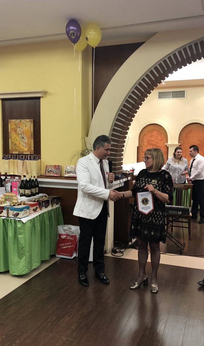 Лайънс клуб ”В. Търново – Царевец” дарява 4000 лв. за бебе с левкемия