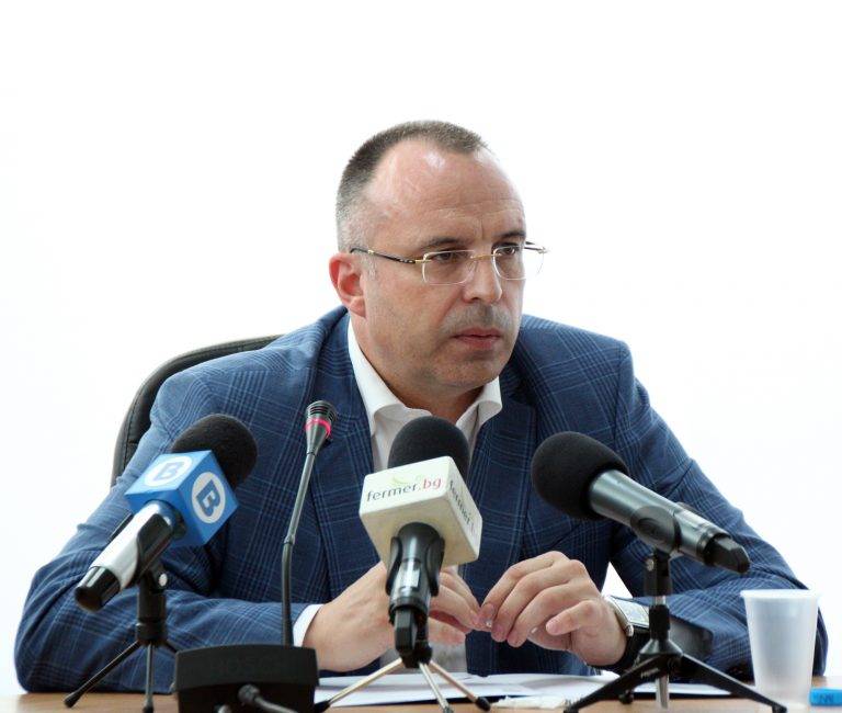 Горещи новини | Министър Румен Порожанов подкрепи искането на зърнопроизводителите