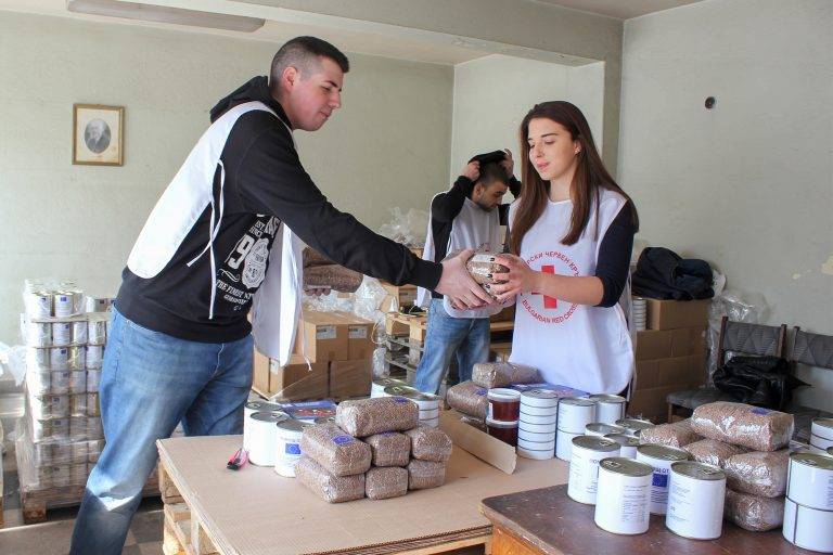 Над 400 социално слаби във В. Търново  вече получиха  безплатни храни