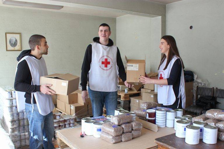 Над 400 социално слаби във В. Търново  вече получиха  безплатни храни