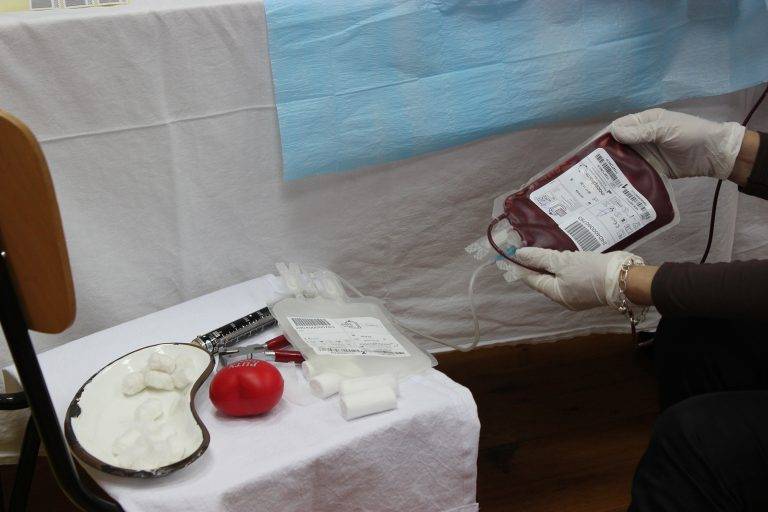 23 души дариха кръв в  храма  „Свети Николай“ на Цветница