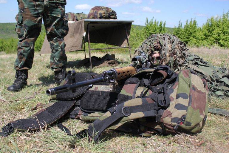 Бойна техника и оръжие представиха от НВУ пред 1300 ученици (галерия)