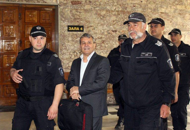 Горещи новини | Жандармерия блокира Велико Търново, докараха Жоро Вълев от Ловешкия затвор