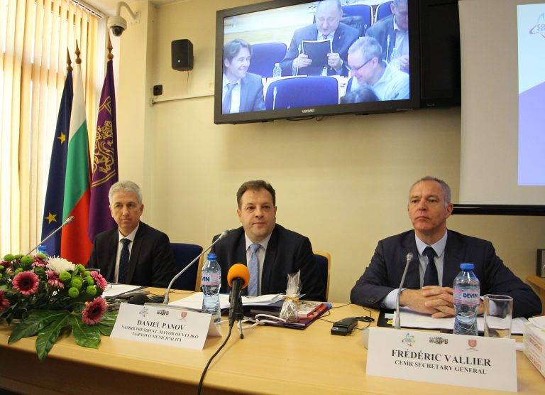 Горещи новини | Съветът на Европейските общини и  региони заседава във Велико Търново