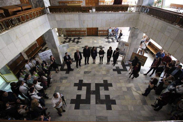 Горещи новини | Ученици и студенти станаха  прокурори и съдии за един ден