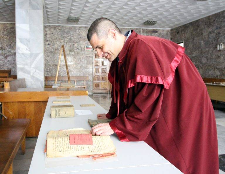 Ученици и студенти станаха  прокурори и съдии за един ден