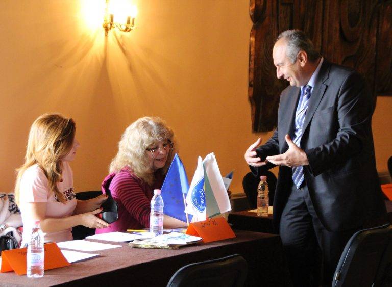 Горещи новини | Близо 50 фирми се включиха в трудовата борса във В. Търново