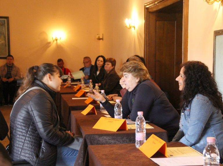 Близо 50 фирми се включиха в трудовата борса във В. Търново