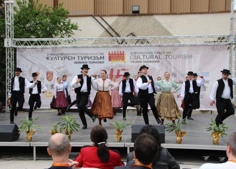 Анжела Стоянова от ВТУ спечели студентския конкурс за разработка на туристическа тематика