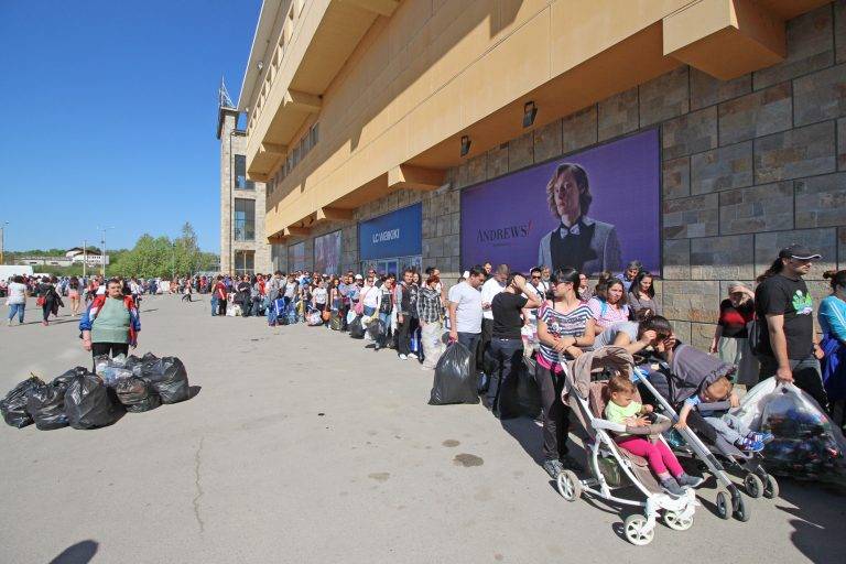 Стотици великотърновци получиха книги  срещу предадени пластмасови отпадъци