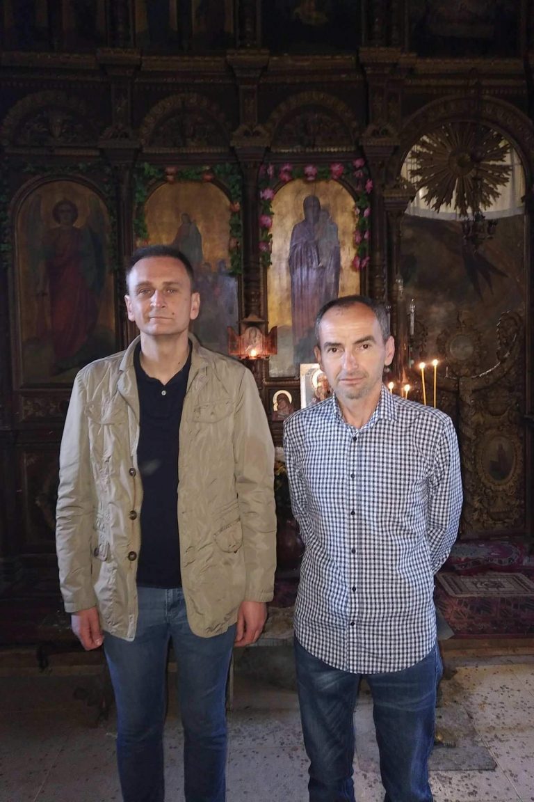 Горещи новини | Валентин Ламбев дари 500 лв. за  ремонта на църквата в Добри дял