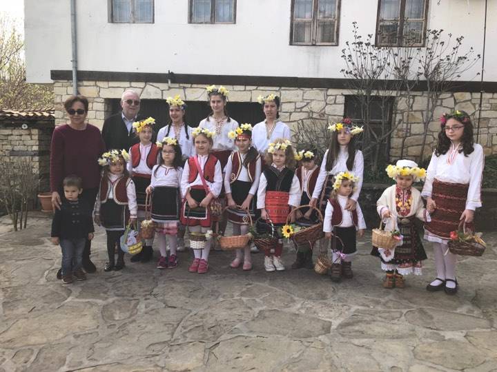 Лазарки огласиха Арбанаси