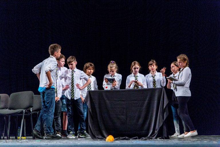 Никола от Дебелец и Виктория от Шемшево с награди от фестивала “Малкият принц