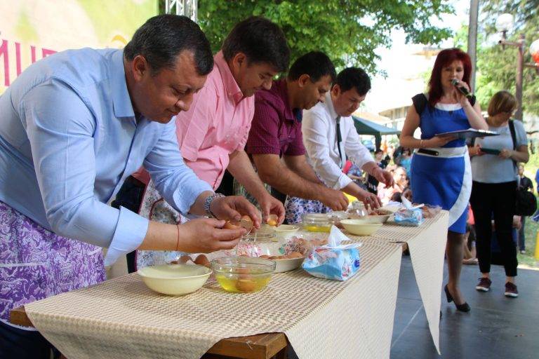 Кулинарни изкушения и забавления за над 4000 гости на Празника на яйцето в Павликени
