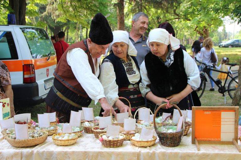 Кулинарни изкушения и забавления за над 4000 гости на Празника на яйцето в Павликени