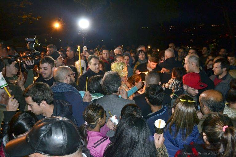 Горещи новини | Велико Търново отново посреща Христовото възкресение на Царевец