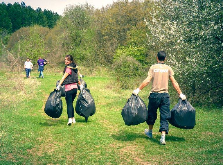 Малки и големи събраха 150 чувала с отпадъци в кв. “Асенов” и гората на Ксилифор