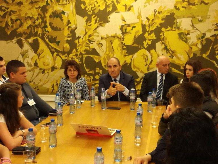 Ученици от Лясковец посетиха Парламента по покана на инж. Клавдия Ганчева