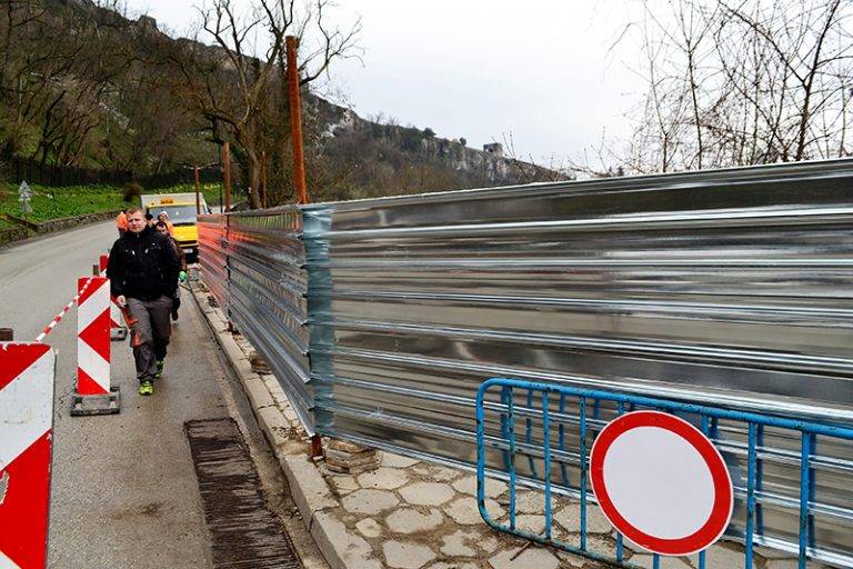 Горещи новини | Временен светофар ще регулира трафика  по улица „Св. Климент Охридски“ от 4 април