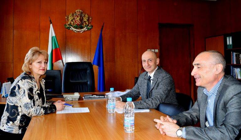 Горещи новини | Областният управител се срещна с главния изпълнителен директор на ЕНЕРГО-ПРО Варна