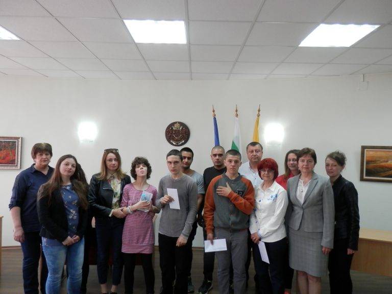 Общество | Осем абитуриенти получиха подкрепа от бизнеса