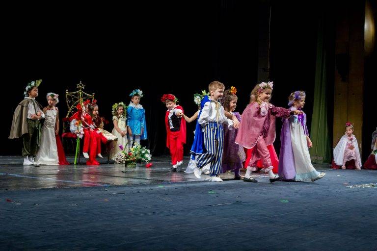 Никола от Дебелец и Виктория от Шемшево с награди от фестивала “Малкият принц