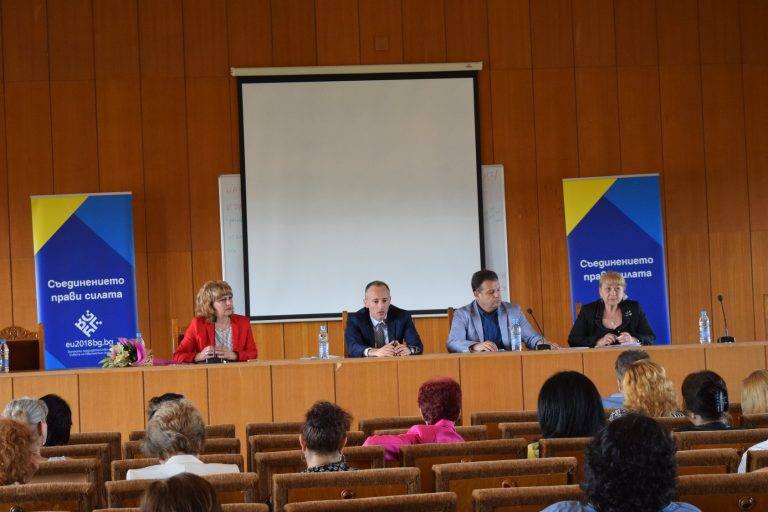 Според министър Красимир Вълчев висшето образование за приоритетните направления може да стане безплатно