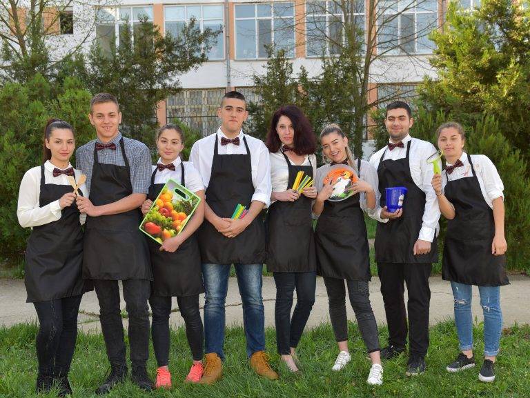 С “50/30/20” Спортното училище влезе в  топ 10 на най-добрите учебни компании