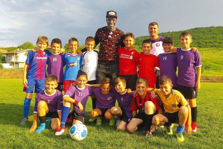 Спорт | Бадара се срещна с малките етърци, обеща им два гола срещу “Пирин”