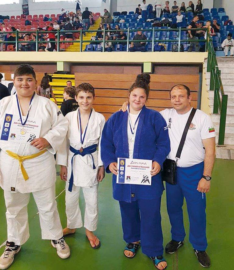 Спорт | Свищовски джудисти с три отличия в Гърция
