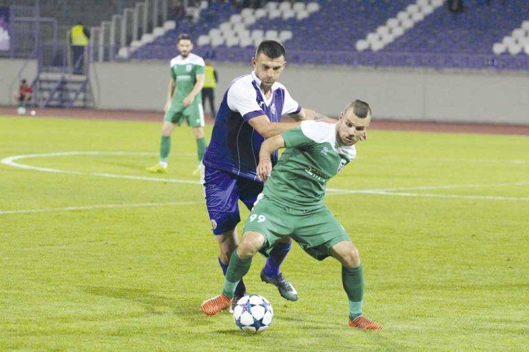 Етърци изпуснаха комфортен аванс срещу “Пирин” в баража