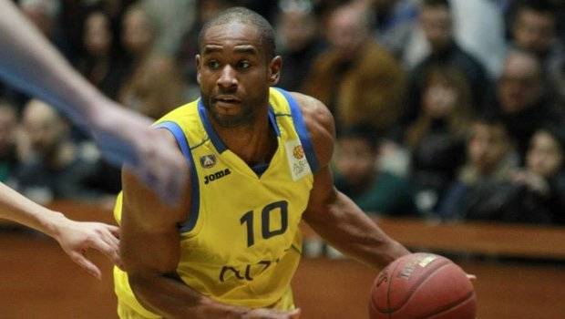 Спорт | Проект “Активен старт” среща младежи  с американския баскетболист Джими Хънт