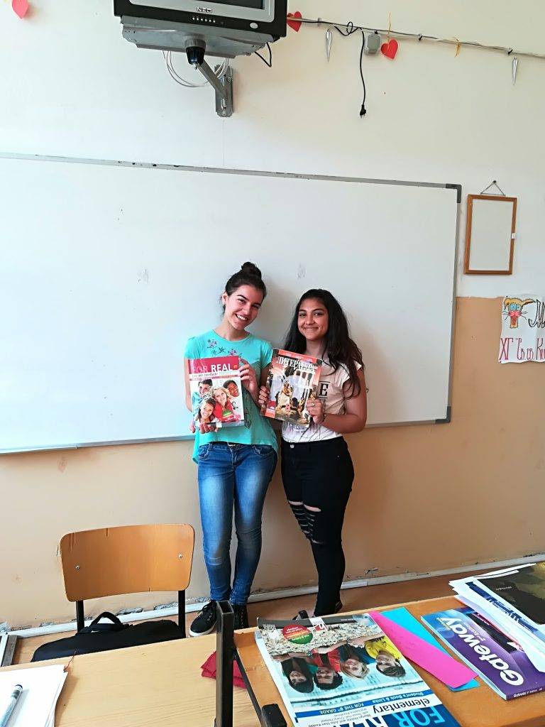 Ученици станаха учители в Хуманитарната гимназия