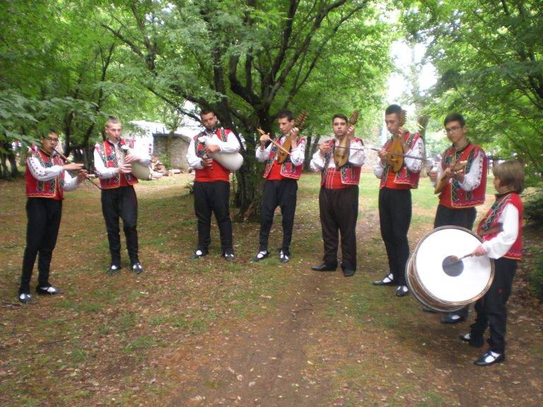 Възпитаници на “Българче” с награди от конкурса “Заблеяло ми агънце”
