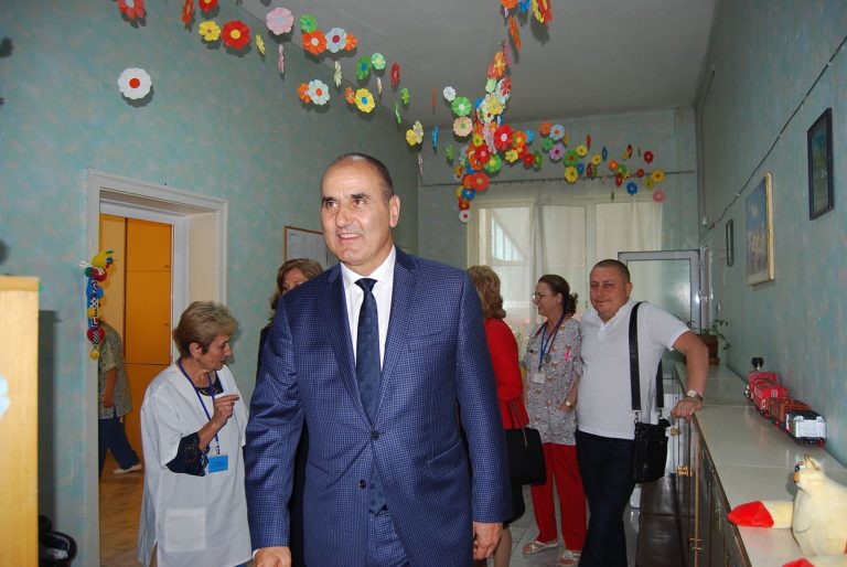 Цветан Цветанов посети Дома за медико-социални грижи в Дебелец