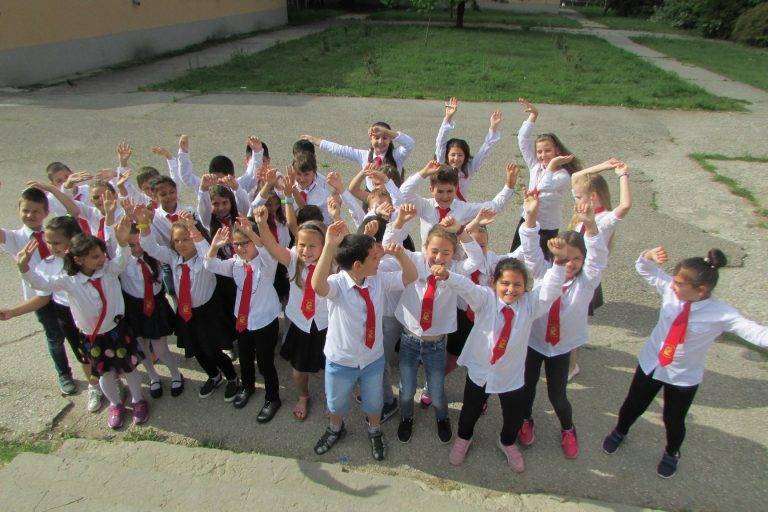 Култура | Ученици от СУ „Вела Благоева” с награди  от националното състезание на СБНУ