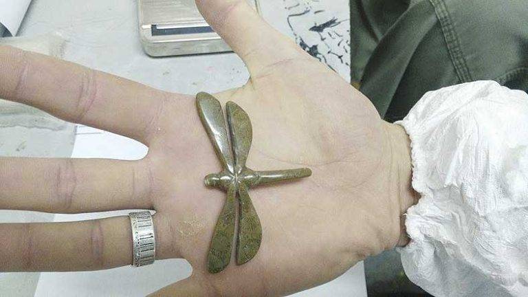 Християн Чакъров превръща вкаменелости в красиви бижута