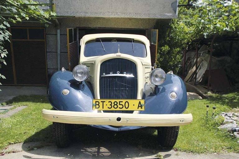 Единствената в света “Шкода Супърб 913”  е собственост на майстор от Лясковец