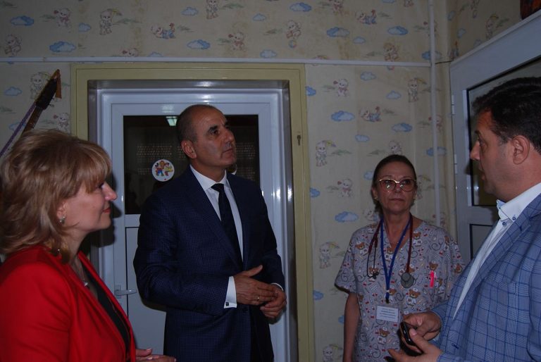 Цветан Цветанов посети Дома за медико-социални грижи в Дебелец