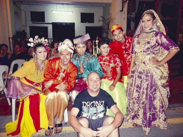 Общество | Пътешественикът Петър Тасев от Г. Оряховица  е обиколил над 37 държави на три континента