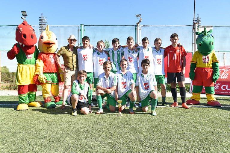 Рекордните 28 отбора ще се съревновават във Велико Търново  в полуфинала на „Купата на Coca-Cola”