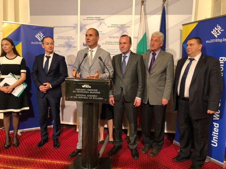 Манфред Вебер: Социалистите в Брюксел се държат по един начин, а в България по друг