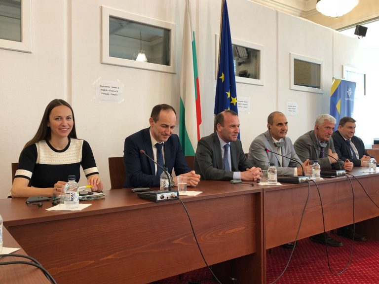 Манфред Вебер: Социалистите в Брюксел се държат по един начин, а в България по друг