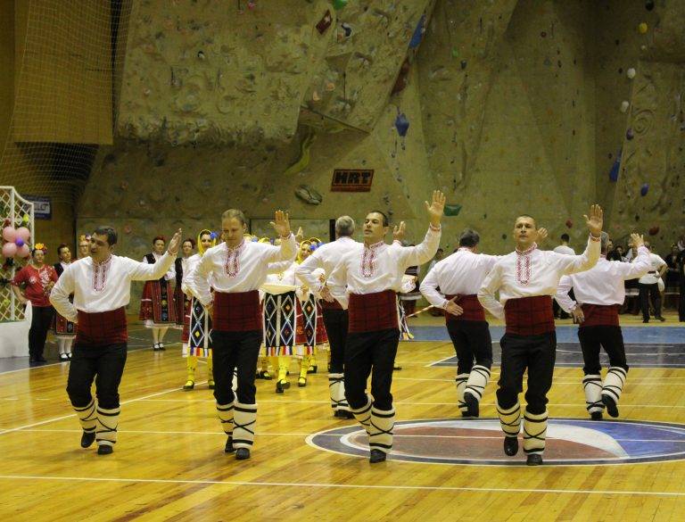 Култура | 700 танцьори се надиграваха във В. Търново
