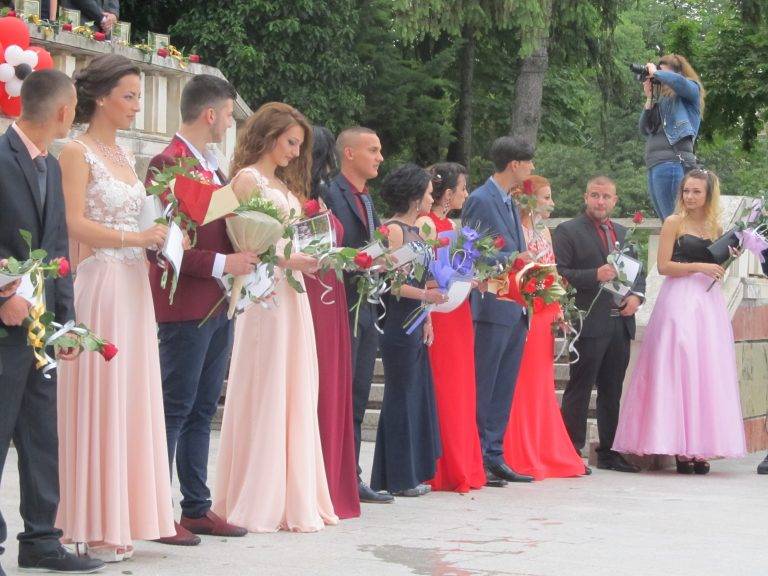 Горещи новини | В Деня на духовността Лясковец празнува с шествие и концерт, на следващия ден дефилират абитуриентите