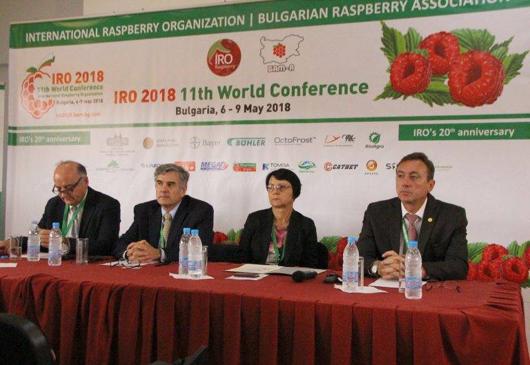 Общество | Божидар Петков, председател на БАМЯ: “Само България използва космическа технология при отглеждане на малини”