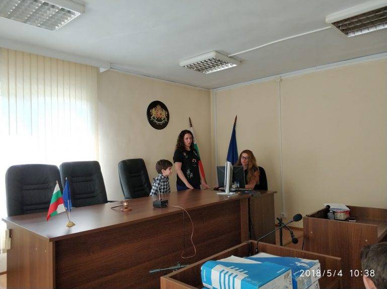 Административният съд отвори врати за най-малките ученици