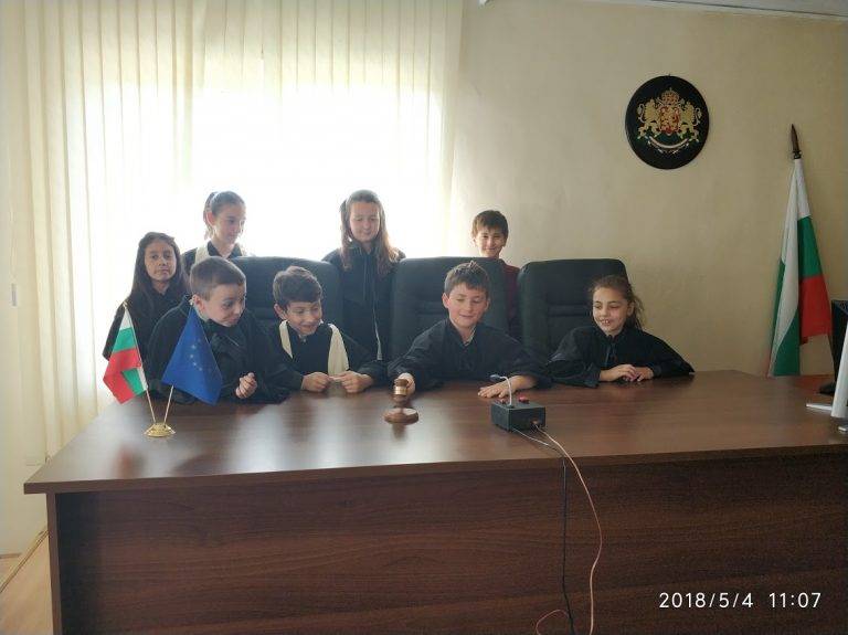 Административният съд отвори врати за най-малките ученици